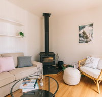 DOVESTONES BY THE SEA - INVERLOCH - Accommodation Main Beach