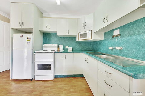 Driftwood On The Beach - Accommodation Main Beach 2