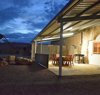 Dug Out BB Apartments - Accommodation Main Beach