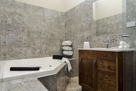 Eagle Foundry Bed & Breakfast - Accommodation Main Beach 1