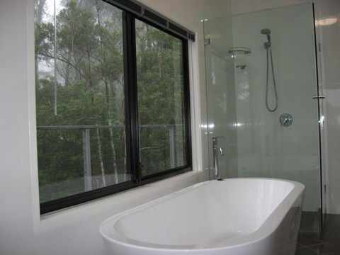 Eagle's Nest - Accommodation Main Beach 1