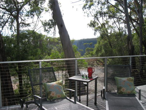 Eagle's Nest - Accommodation Main Beach 3