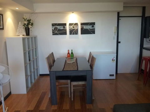 Eagles Eye View - Accommodation Main Beach 2
