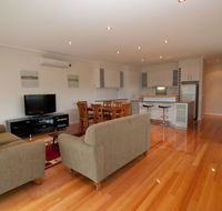 Eastern Beach - Accommodation Main Beach