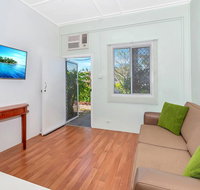Easy Going Holiday Unit On McKenzie MK5 - Accommodation Main Beach