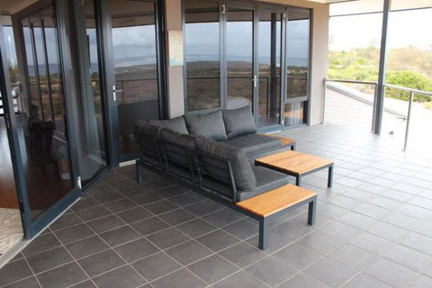 Eco Haven Retreat - Accommodation Main Beach 2