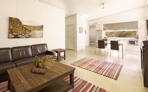 Ecocrackenback 15 - Sustainable Chalet Close To The Slopes - Accommodation Main Beach 2