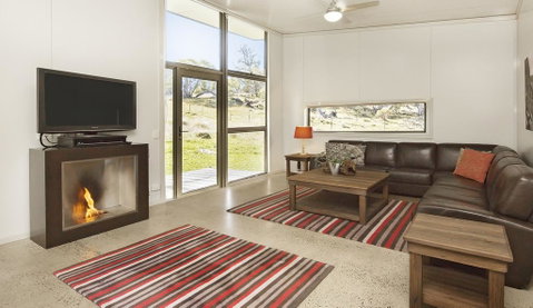 Ecocrackenback 15 - Sustainable Chalet Close To The Slopes - Accommodation Main Beach 1