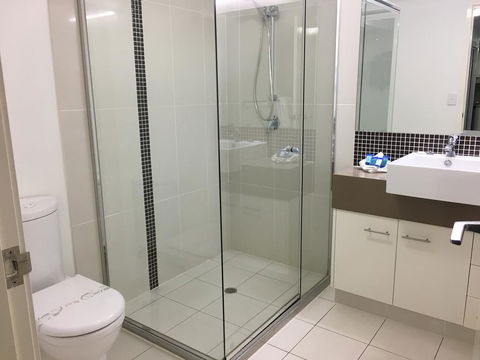 Eden By The Bay - Accommodation Main Beach 3