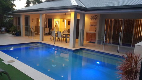 Eden Trinity Beach Lagoon Front House - Accommodation Main Beach 0