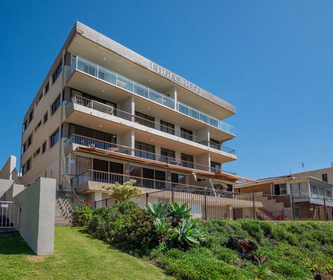 Edgecliffe Unit 4, 4 Esplanade Kings Beach - Accommodation Main Beach 0