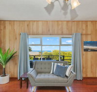 EIGHTY STEPS - walk to the ocean edge - Accommodation Main Beach