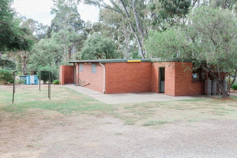 Eildon Pondage Holiday Park - Accommodation Main Beach 2