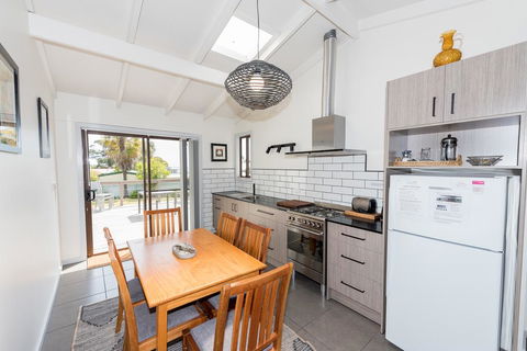 Elanora - Accommodation Main Beach 3