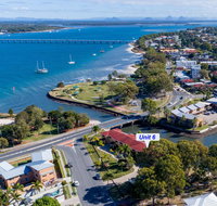 Elegant Waterfront Gem where the Ocean meets the Canal - Accommodation Main Beach