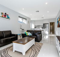 Ella House Adelaide - Accommodation Main Beach