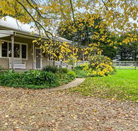 Elm Cottage - Accommodation Main Beach