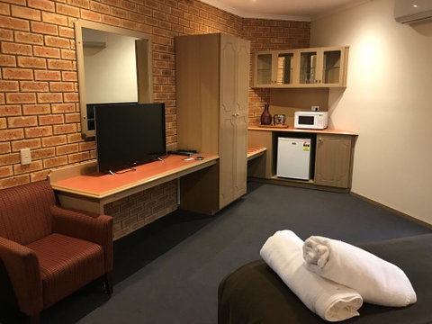 Eltham Motor Inn - Accommodation Main Beach 3