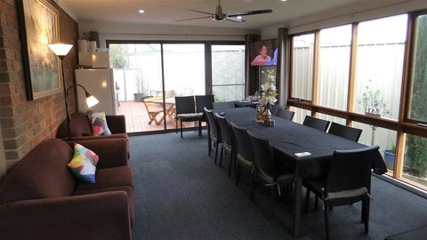 Elwood House - Accommodation Main Beach 1