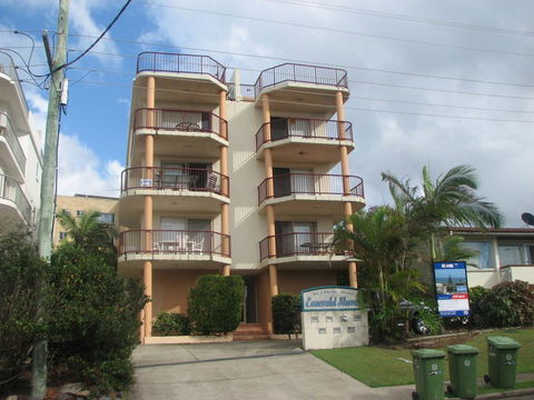Emerald Shores Unit 6, 8 Orvieto Terrace, Kings Beach - Accommodation Main Beach 0