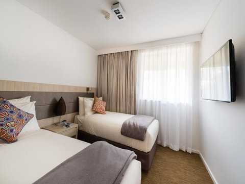 Emu Walk Apartments - Accommodation Main Beach 2