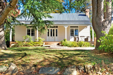 Endellion - Accommodation Main Beach 0