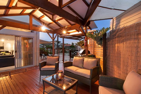 Endless Summer - Accommodation Main Beach 2