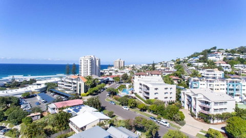 Endless Summer Resort - Accommodation Main Beach 2