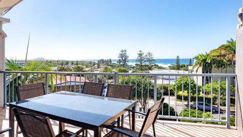 Endless Summer Resort - Accommodation Main Beach 3