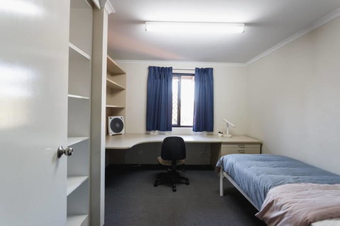 Erica Underwood House 6 Bedroom Flat - Accommodation Main Beach 0