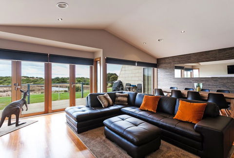 Esplanade Frontage 219a - Accommodation Main Beach 1