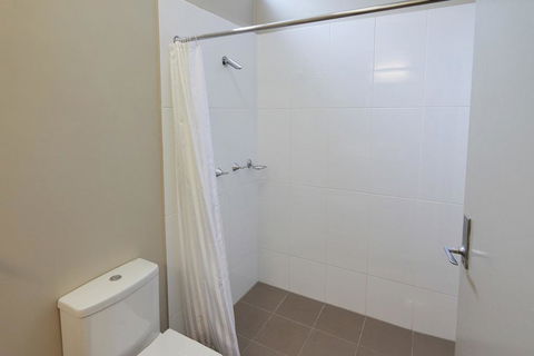 Everton Park Hotel - Accommodation Main Beach 3