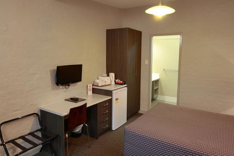 Everton Park Hotel - Accommodation Main Beach 2