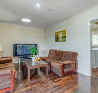 Exclusive Handy Holiday House - Accommodation Main Beach