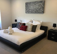 Executive Mansion Spring Racing Melbourne Cup - Accommodation Main Beach