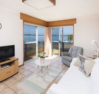 Fairholme 12 - Accommodation Main Beach