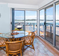 Fairholme 8 Perfect Lakefront Position - Accommodation Main Beach