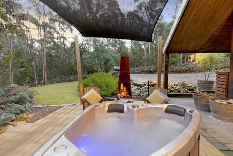 Falls River Luxury Accommodation - Accommodation Main Beach 2