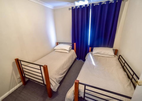 Family Breaks - Accommodation Main Beach 1