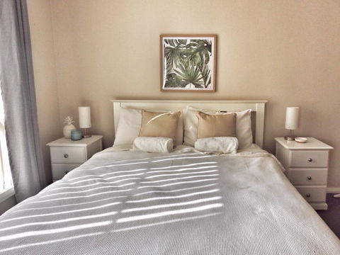 Family Shores - Accommodation Main Beach 0