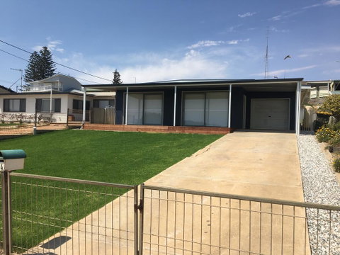 Family Tides - Accommodation Main Beach 2