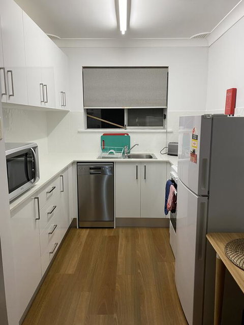 Family Unit March St Orange - Accommodation Main Beach 3