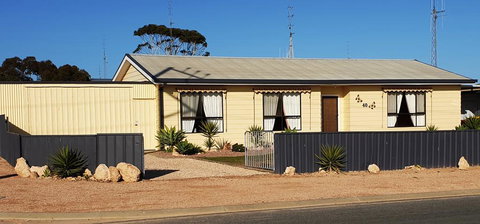 Fancy Moonta Bay - Accommodation Main Beach 0