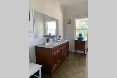 Farm House At The Gateway To The King Valley - Accommodation Main Beach 1