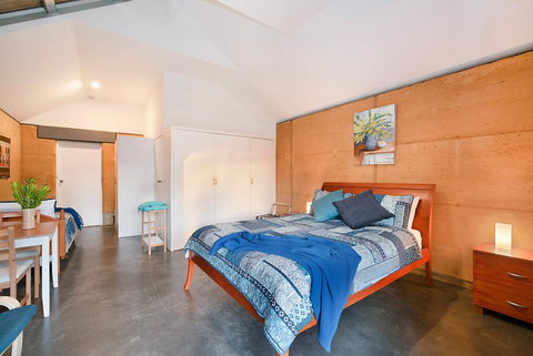 Ferndale B&B - Accommodation Main Beach 3