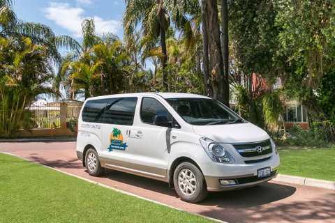 Flag Motor Lodge - Accommodation Main Beach 0