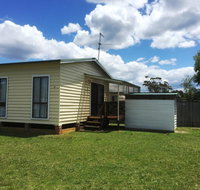 Flat 2 42 McMillan Rd - Accommodation Main Beach