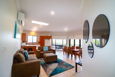 Flexi 3 At Belmont - Accommodation Main Beach 0