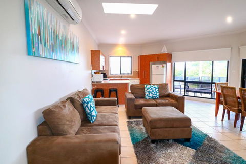 Flexi 3 At Belmont - Accommodation Main Beach 3