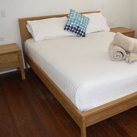 Fossickers Cottages - Accommodation Main Beach 3